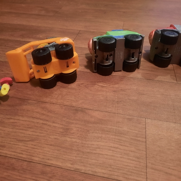 SOLD  Blippi Vehicles & 1 Blippi Figure - Picture 7 of 7